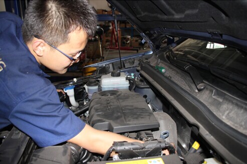 雙龍工程師赴中國售后強化“教授”支招 汽車維修